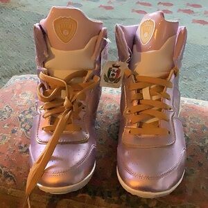 Brand New In Box with tags size 10 Fila Melrose Lea/Syn